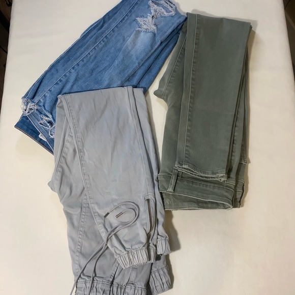 Bundle of 3 American Eagle Size 6 Pants - Jeggings, Joggers, Distressed Jeans - Picture 2 of 7